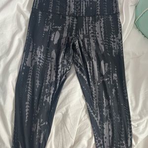 BLACK AND GRAY DANSKIN LEGGINGS